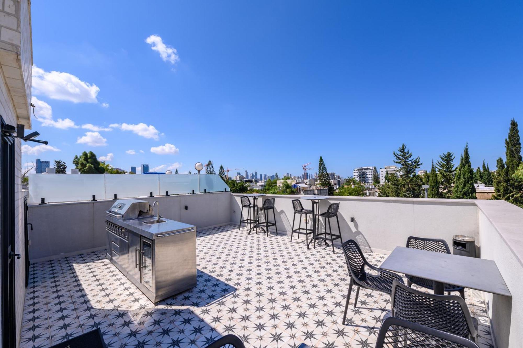 Rokah Luxury Villa At Ramat Hahayal Тел Авив Екстериор снимка