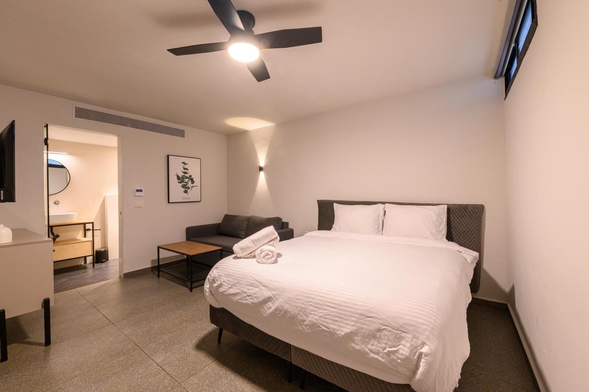 Rokah Luxury Villa At Ramat Hahayal Тел Авив Екстериор снимка