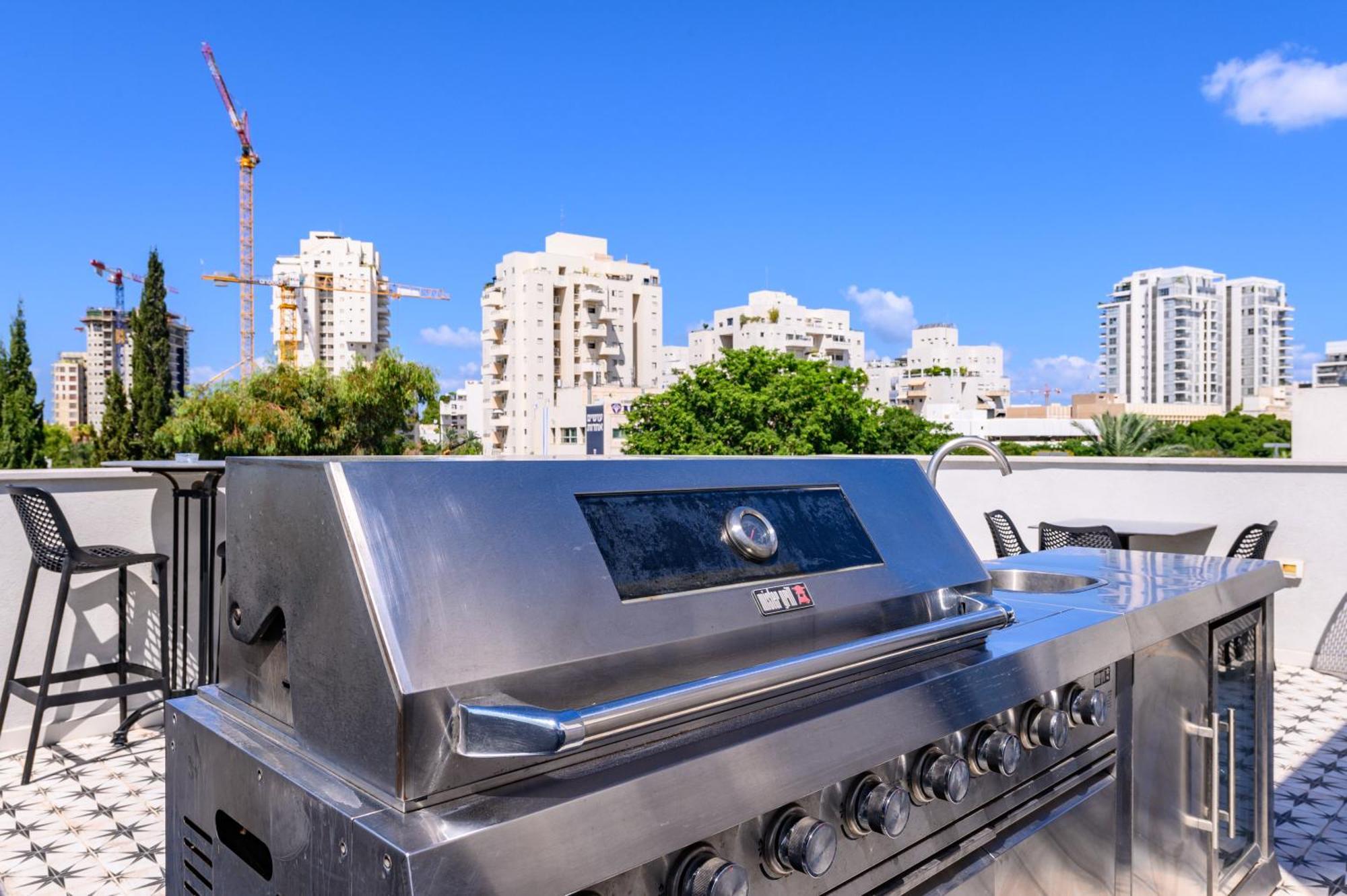 Rokah Luxury Villa At Ramat Hahayal Тел Авив Екстериор снимка