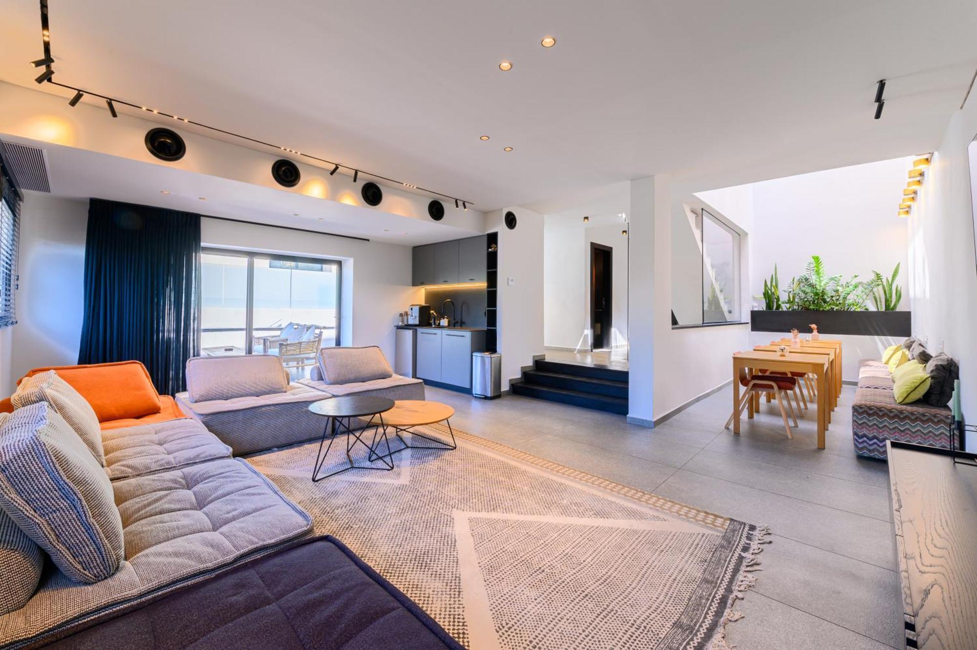 Rokah Luxury Villa At Ramat Hahayal Тел Авив Екстериор снимка